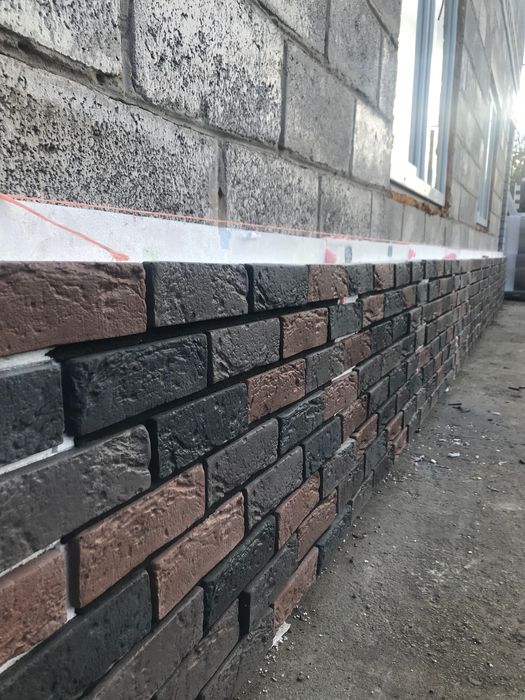 Монтаж фасадных термопанелей под клинкерный кирпич.