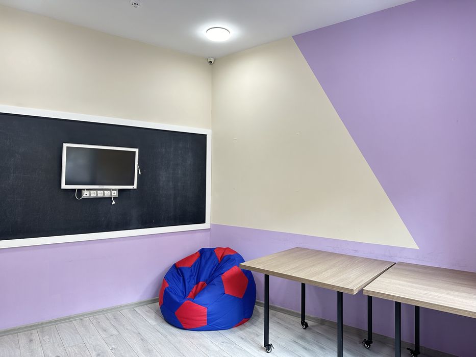 Дмитрівська 75, нежитлове приміщення під будь який вид діяльності