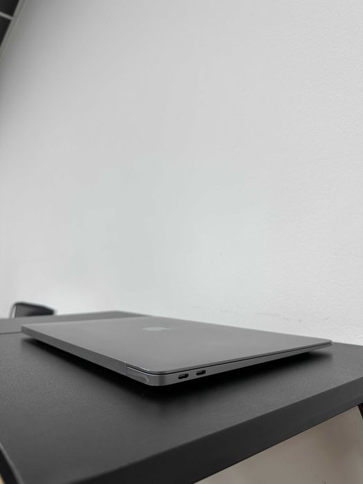 Macbook Air 2019 (i5/8gb/128 ssd)