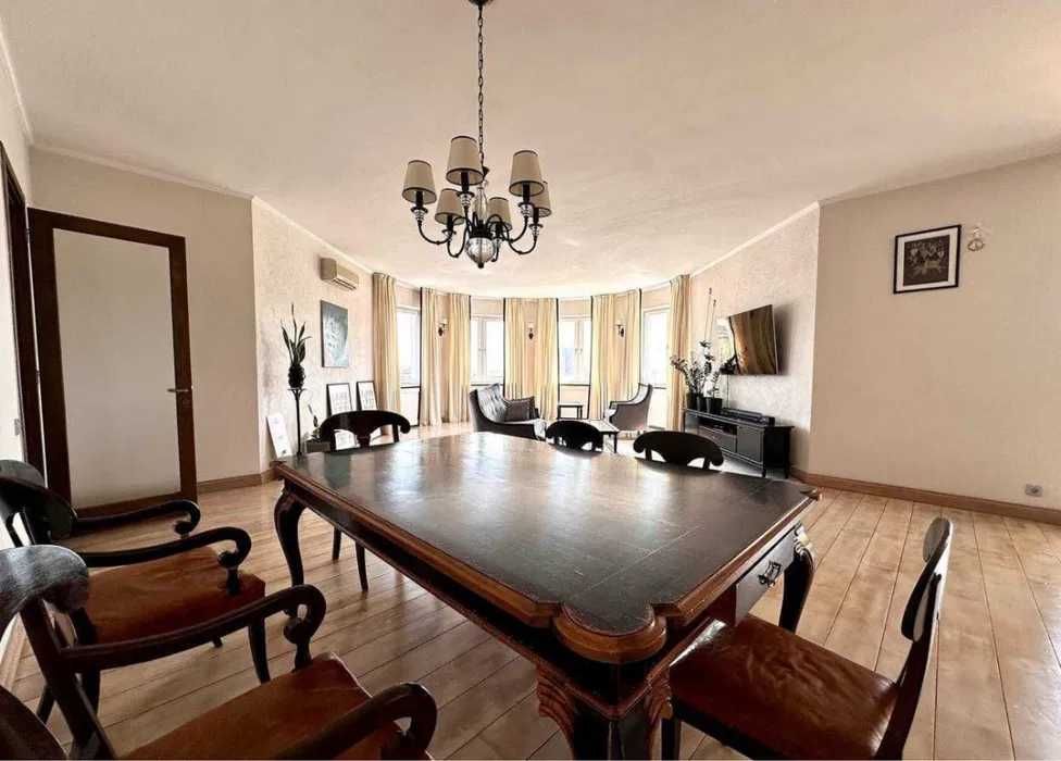 Продаж  4х.кв Туровська 31. Ціна 300 000 $