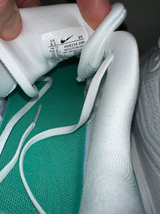 Nike Vomero Plus (Running) - NOVAS - 42