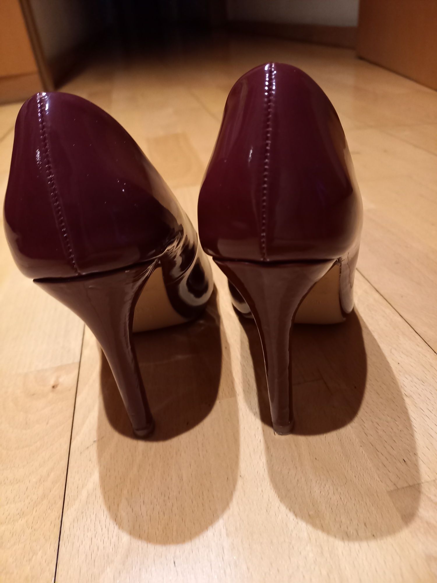 Sapatos bordesux