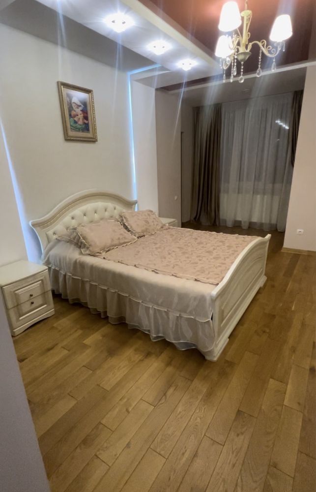 Продам 3 км з гарним ремонтом 105 м2