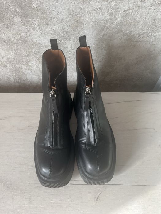 Продам чоботи