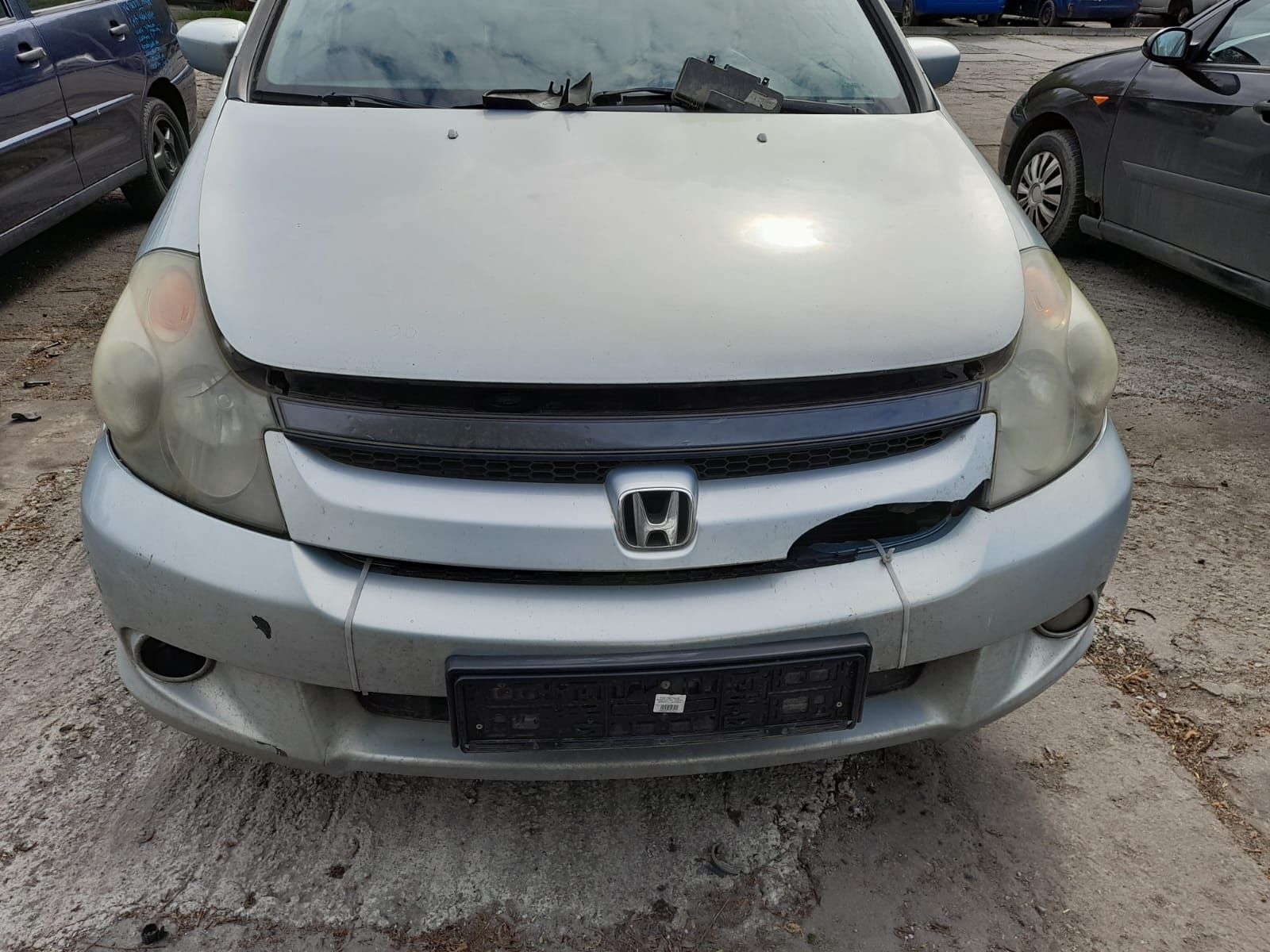 Honda Stream 2004r. 2.0benzyna 115kW/156KM maska 185