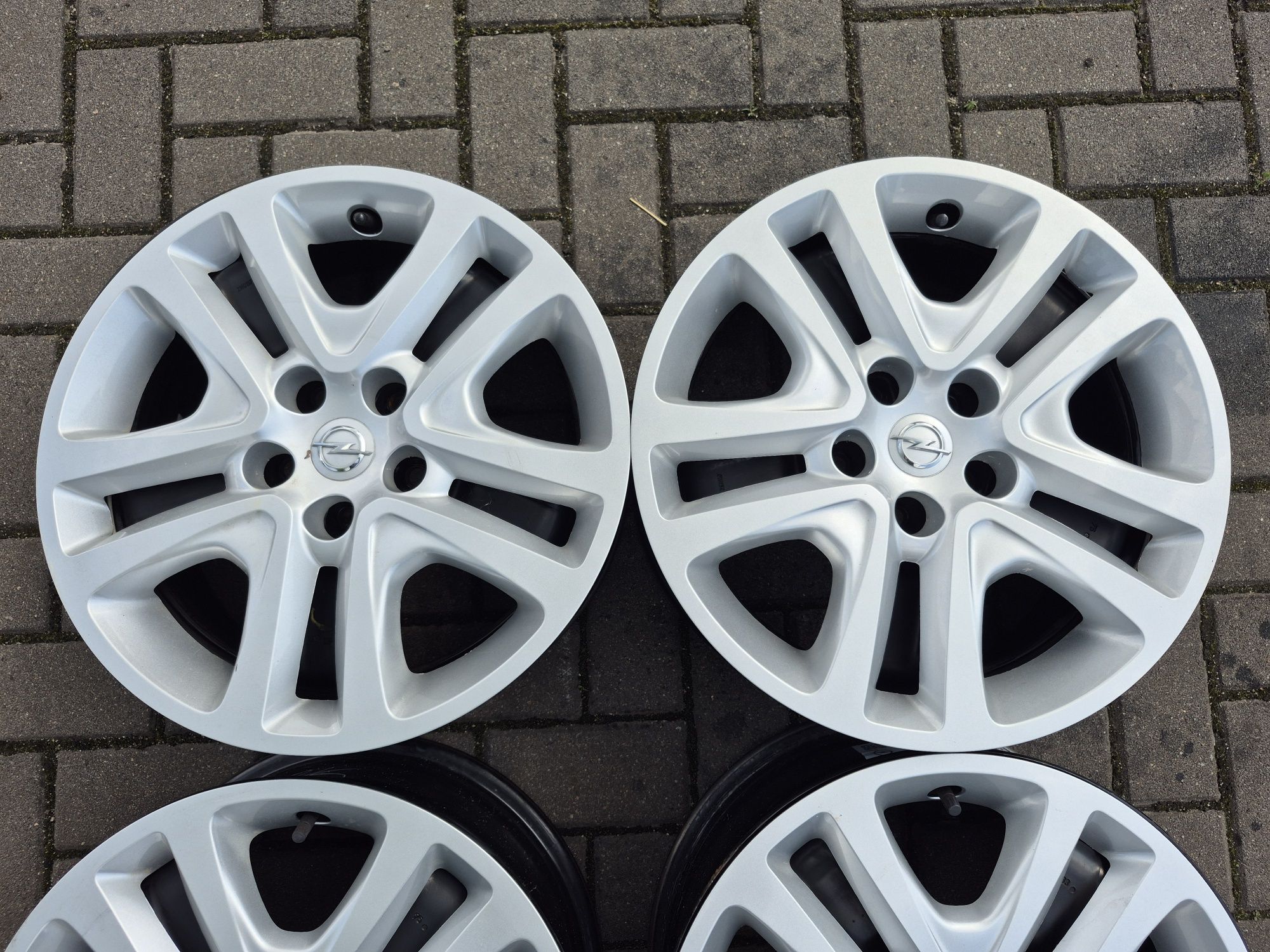 Felgi Struktur z Kołpak i Czujnik OPEL Astra J Mokka 5x105 16 Cal 6.5J
