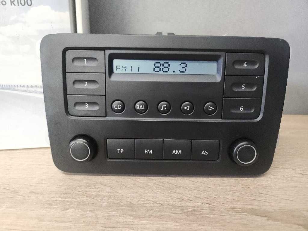 Radio VW Volkswagen R100 + kod nowe Passat b6 Golf 5 Caddy Polo Tiguan