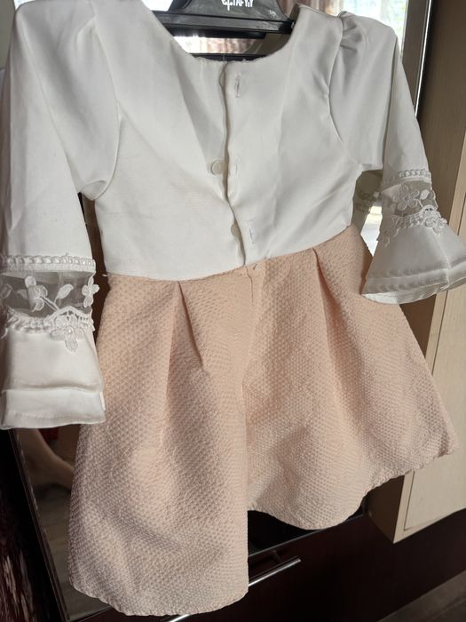 Продам платье для девочки 2-3 лет