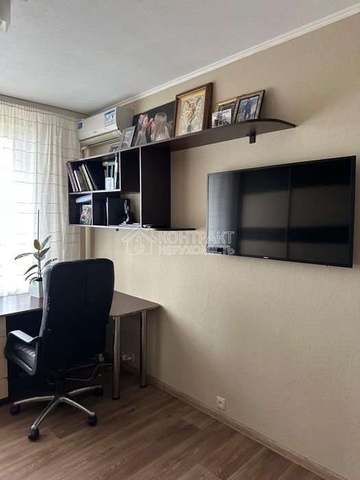 Продам 3к кв з гаражем вул.Ак.Павлова,319  522 мр Піски м.Салтівська