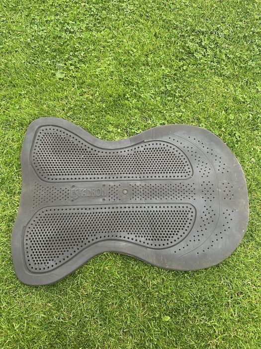 podkladka żelowa pod siodło Eskadron 55cm 17,5’