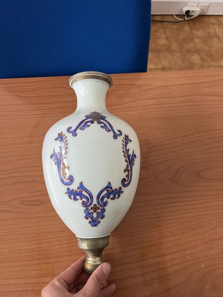Base para candeeiro em vidro opala pintado