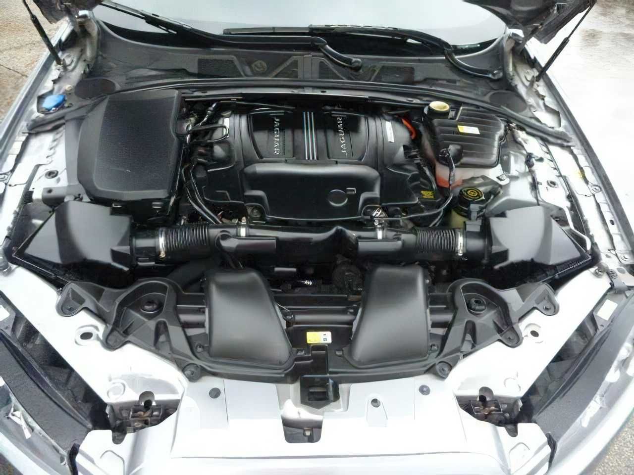 Jaguar Xf      2014