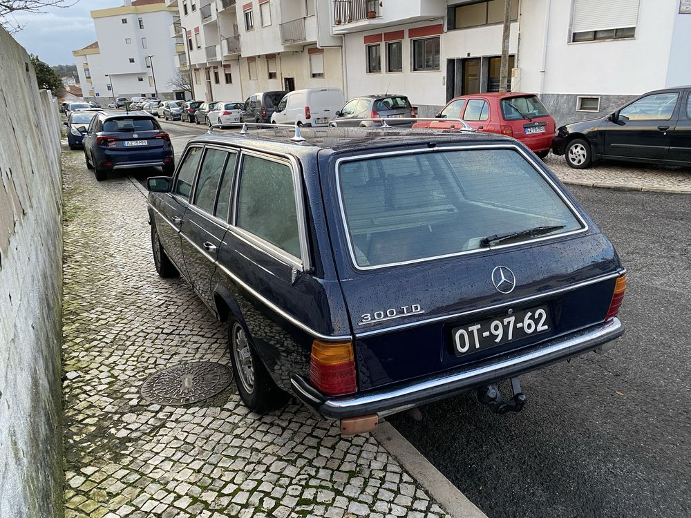 Mercedes Benz (W123) 300 Td Certificada pelo ACP