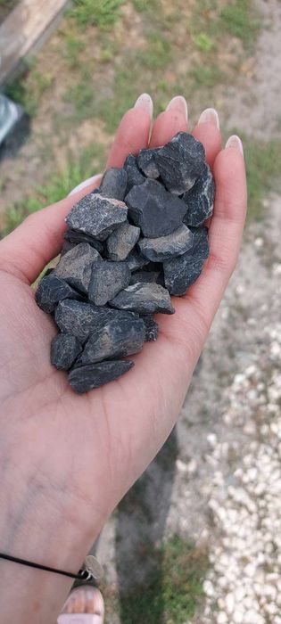 Biała marianna, kora kamienna, bazalt, granit,