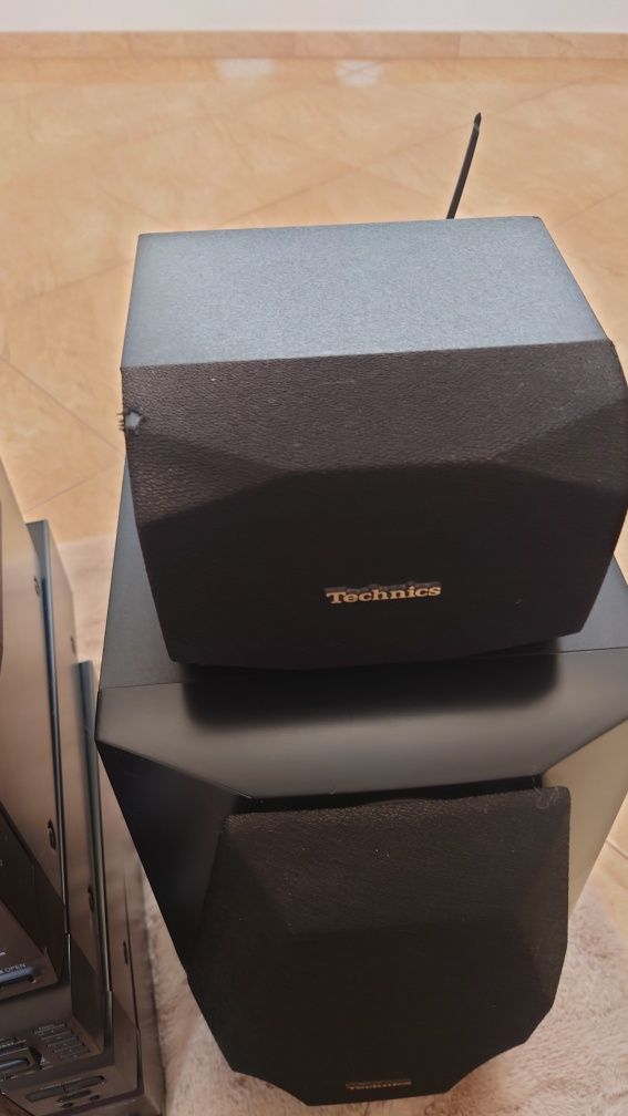 Wieża Technics SL-C770E-K STEREO AMPLIIER Dolby Surround 5 głośników