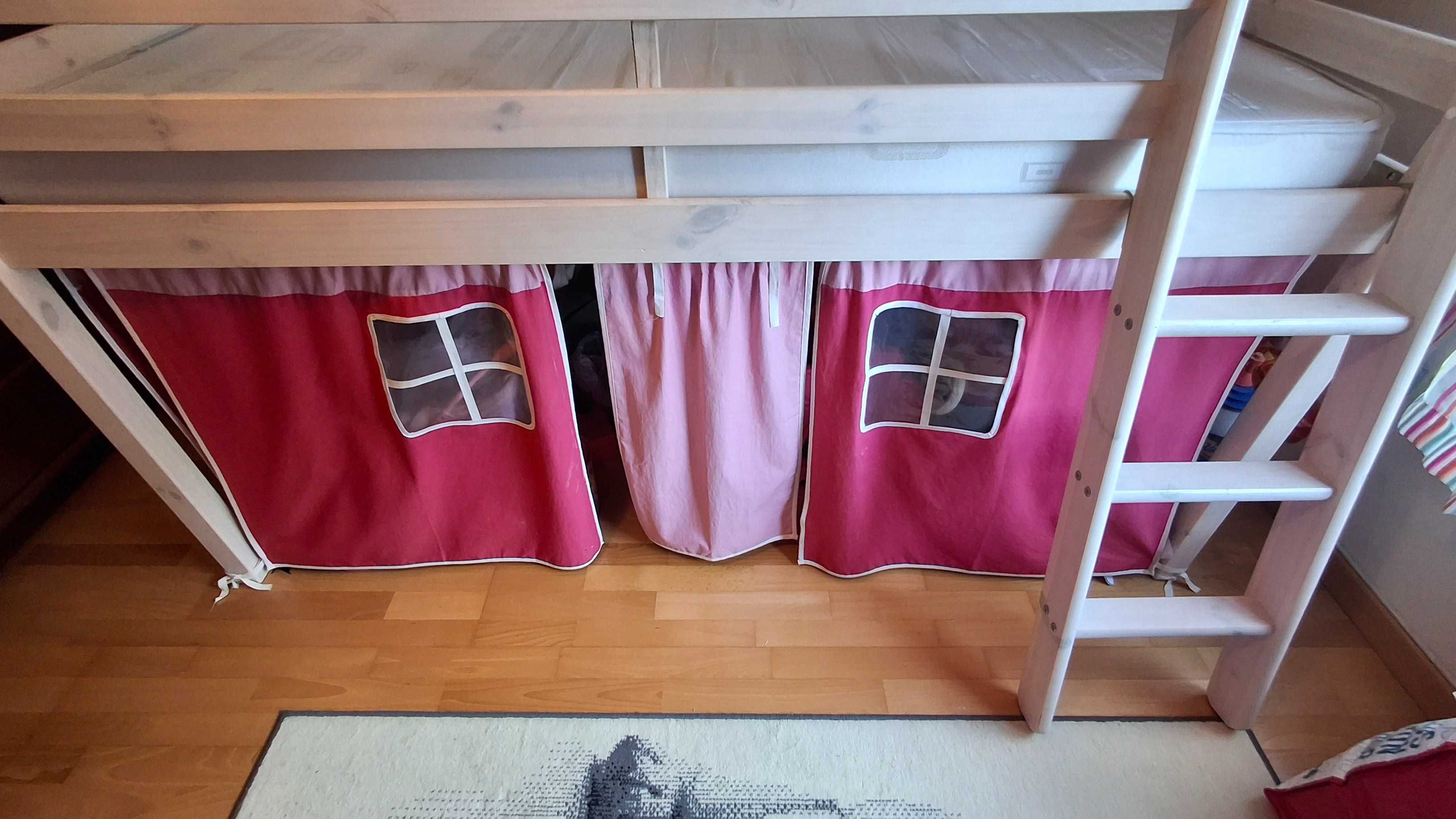 Cama de criança alta /com escada ( colchão  incluido)