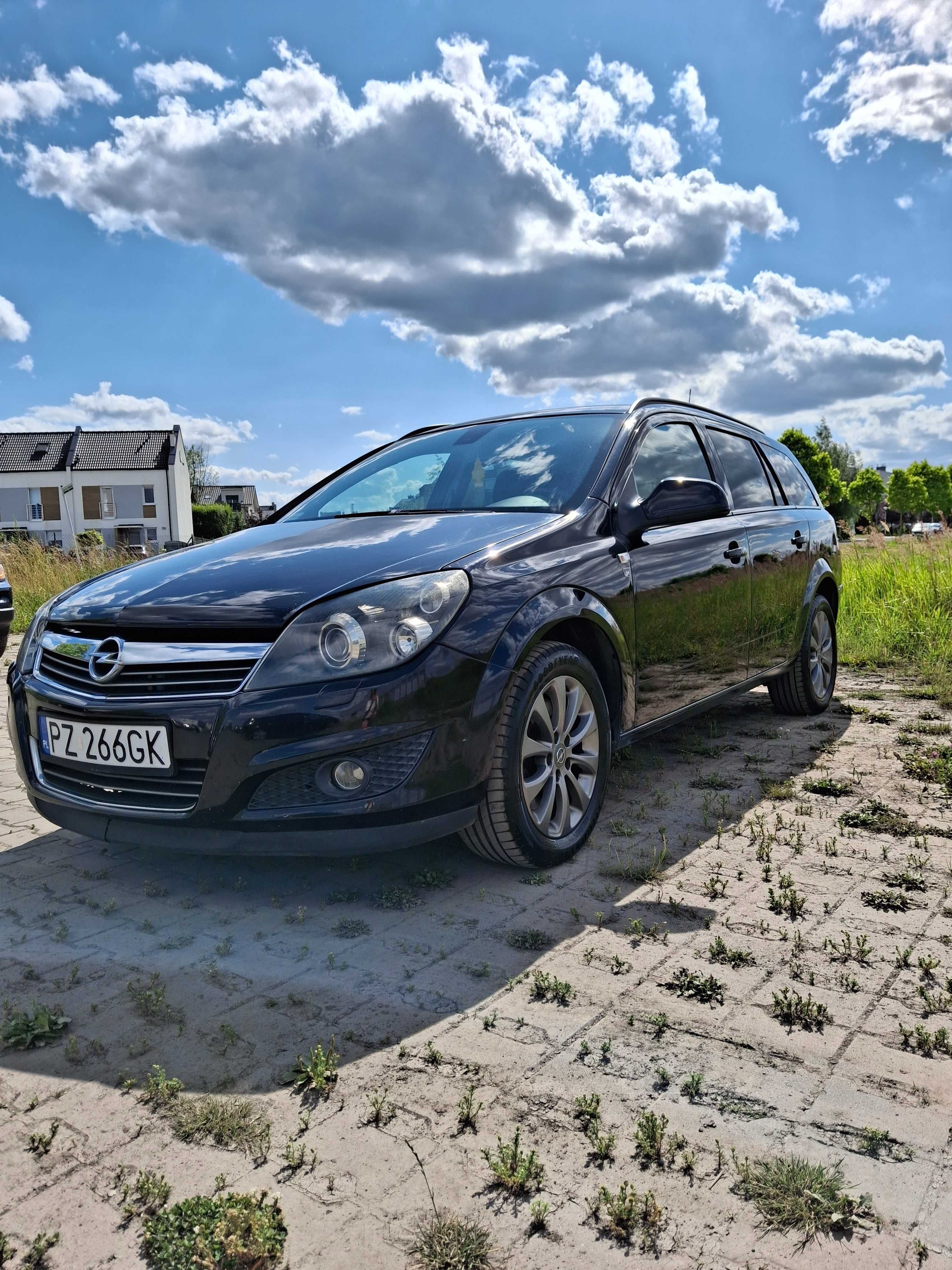 Opel Astra H III 2010 r. 1,7 CDTI diesel 125 KM po liftingu WEBASTO