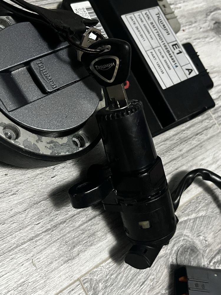 Komputer ECU sterownik silnika Triumph Daytona 675 stacyjka