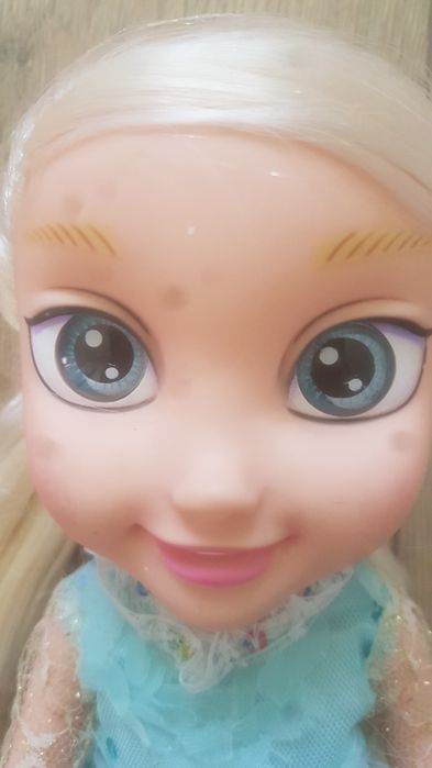 Lalka śpiewająca włosy swiecace