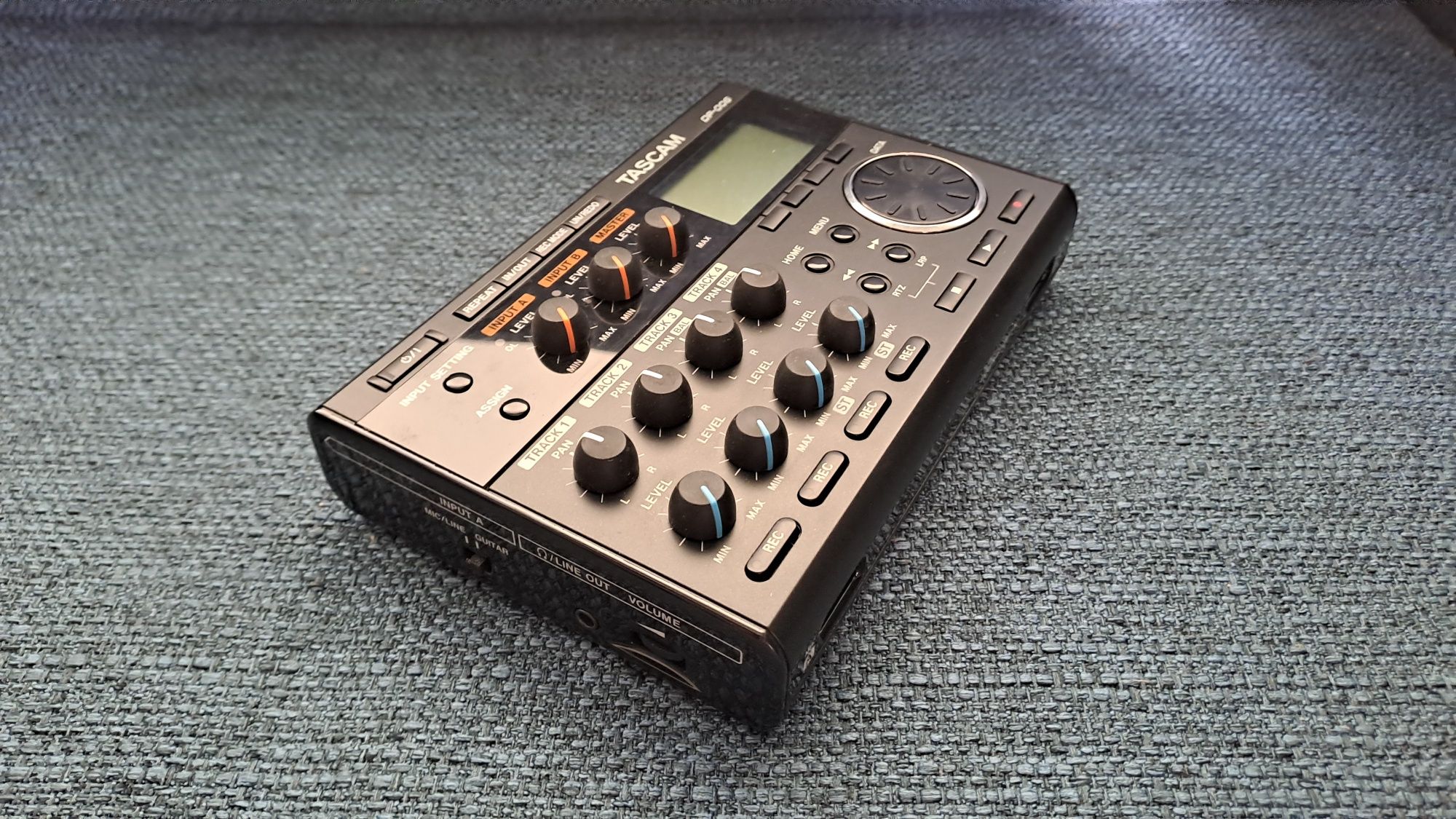 Tascam DP-006 z zasilaczem, wielosladowe studio kompaktowe