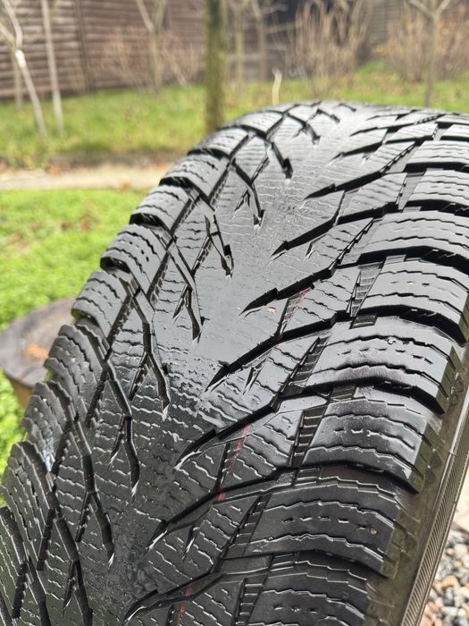 Шины зимние 245/70/16 Nokian Hakkapeliitta R3 SUV