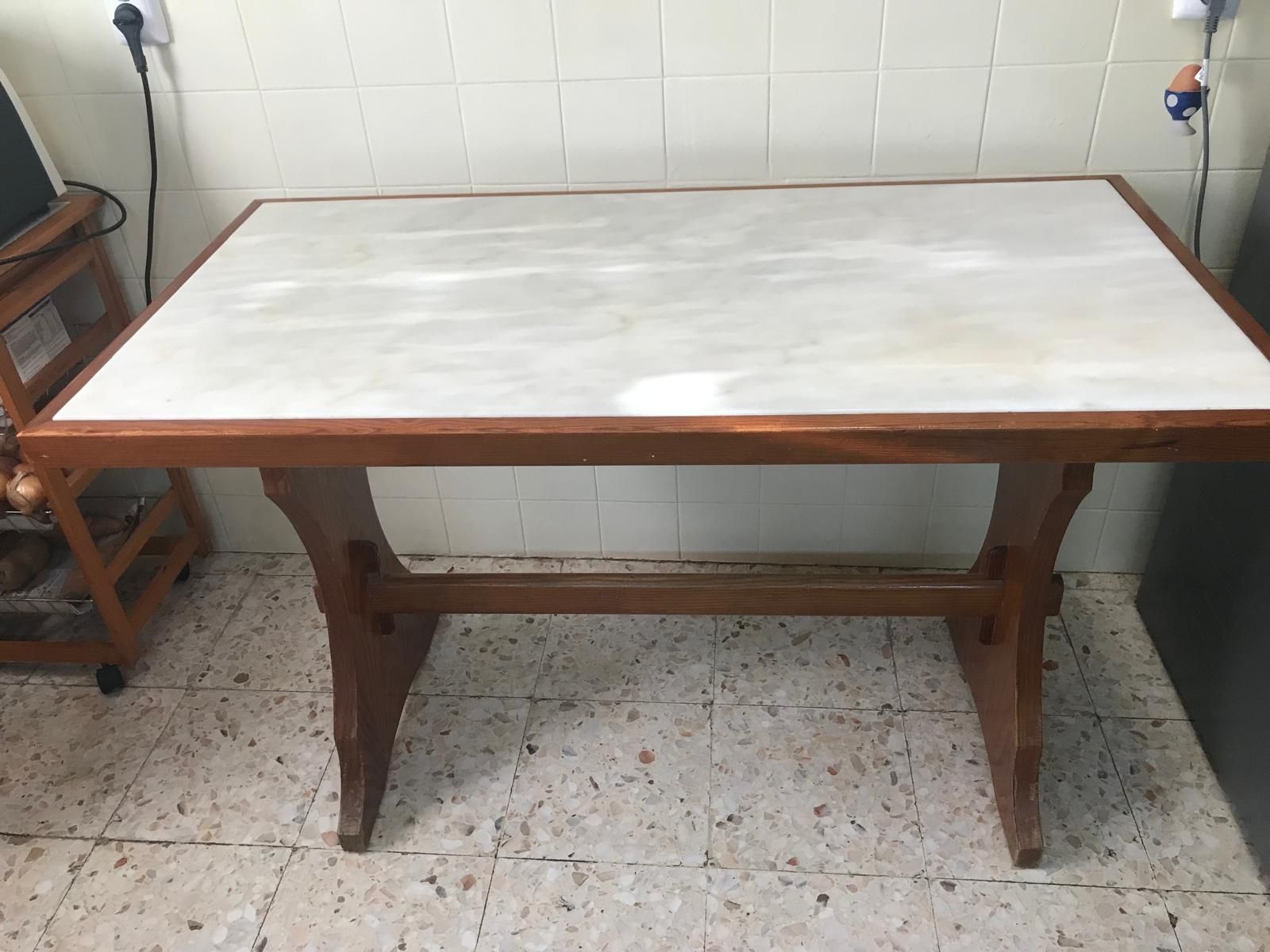 Mesa de refeição c/ tampo em mármore branco