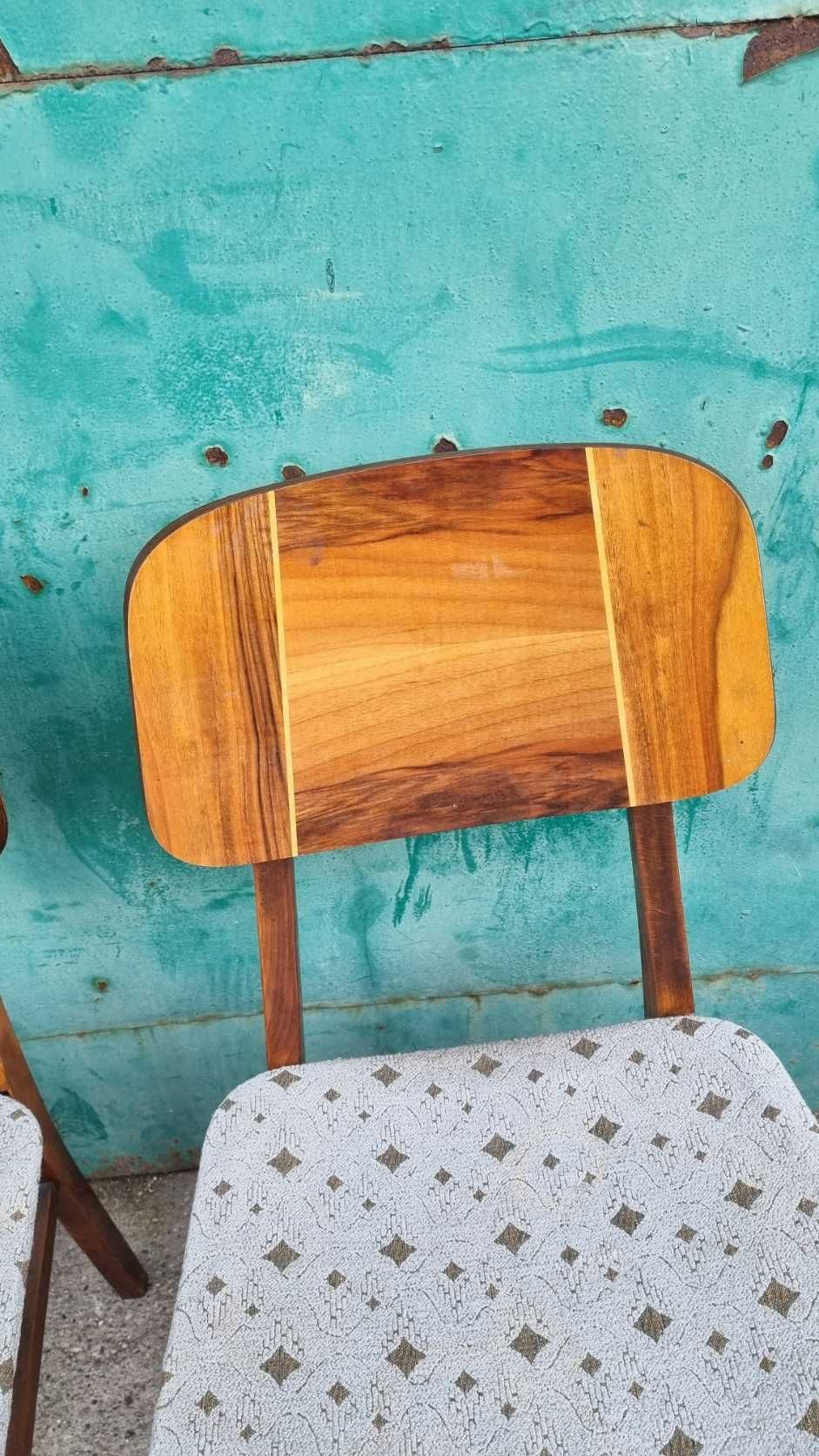 Bilea 4 Krzesła i stół Design PRL lata 60