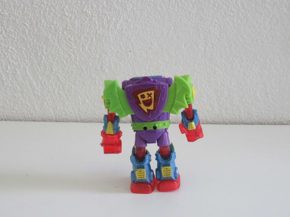 Brinquedo: Boneco tipo Transformer