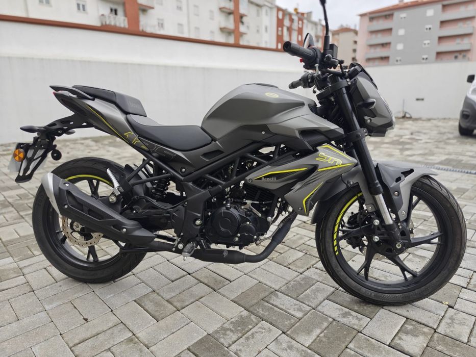 Benelli BN 125 - 26 km - NOVA