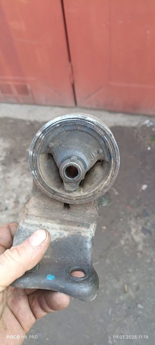 Подушка двигуна Outlander 1 2.0,2.4 механика