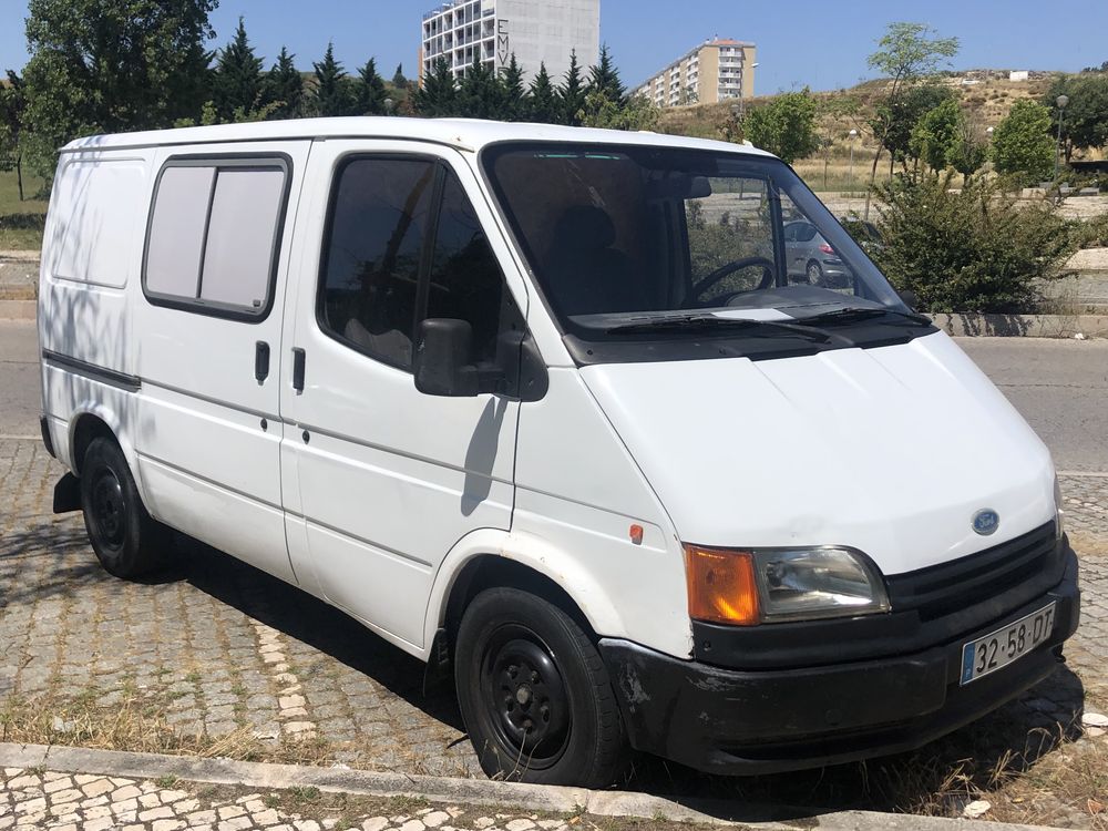 Legalizada - ESPECIAL DORMITÓRIO - Ford Transit campervan legalizada