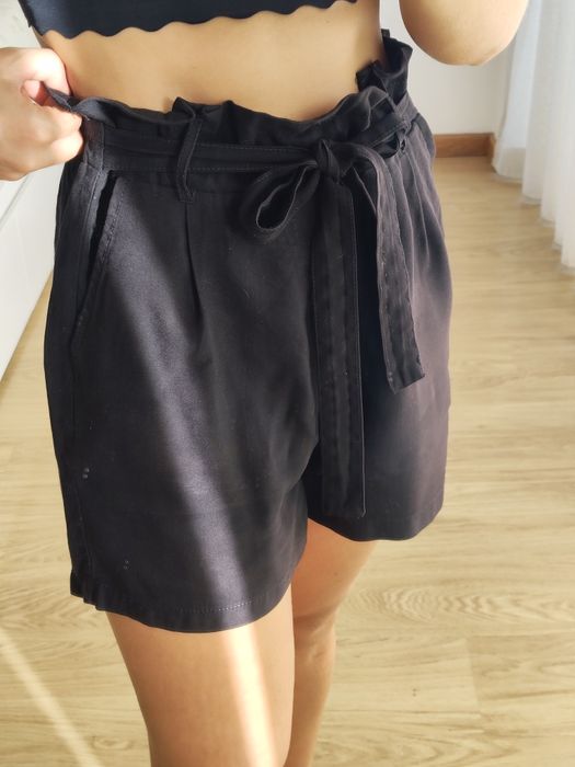 Calções elásticos com laço