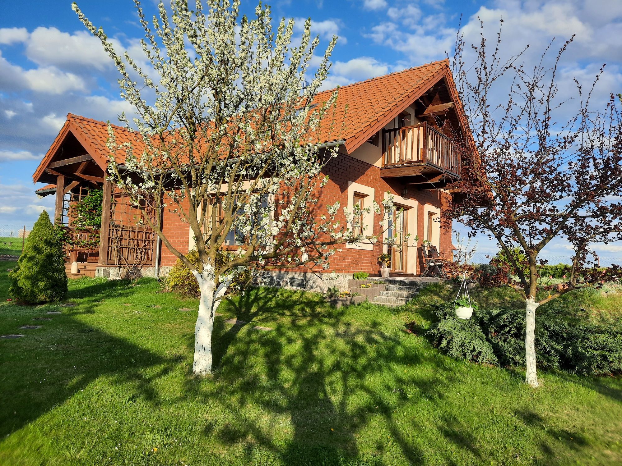 Domek dom 4- 8 os. nad jeziorem