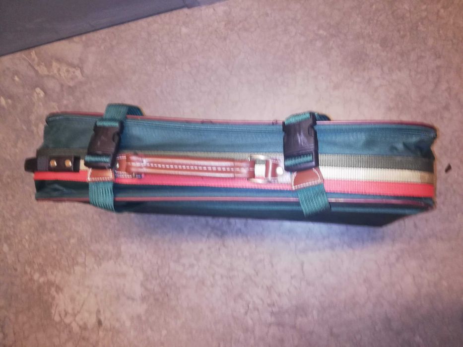 Mala de viagem com bolsa exterior, pega e rodas