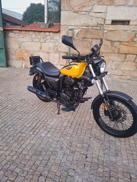 Vortex cafe racer 125 apenas 6000km