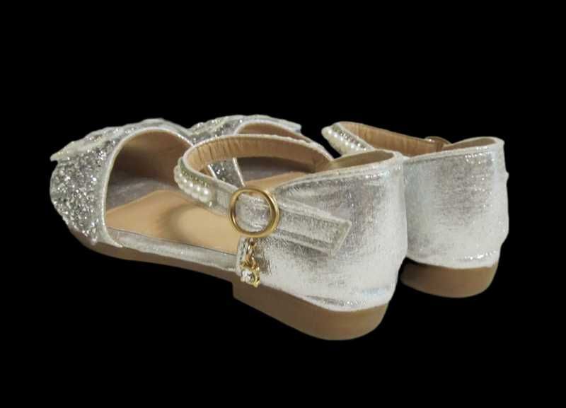 Шикарные праздничные серебристые туфли босоножки с бусинами