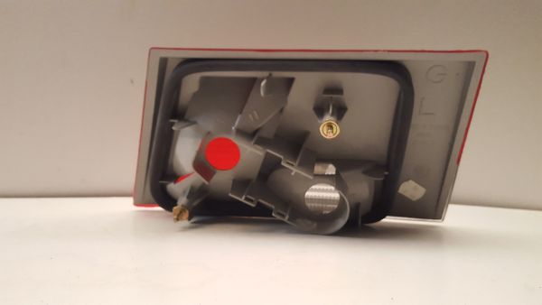 Farolim da mala esquerdo PEUGEOT 405 II (4B)