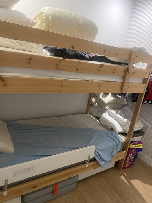 Beliche madeira Ikea com 2 colchões
