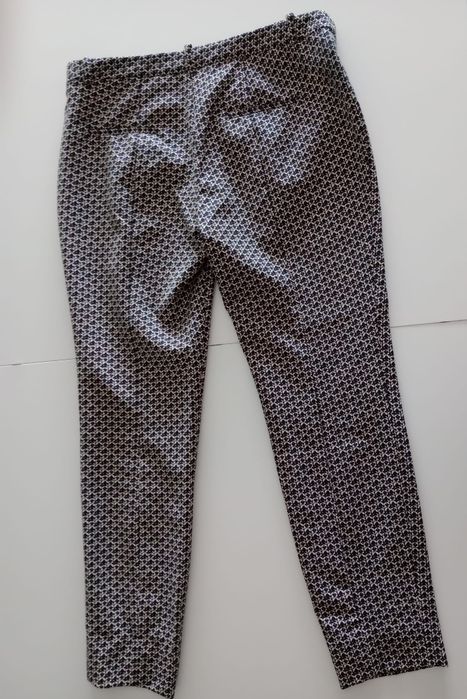 Conjunto camisola e calça.