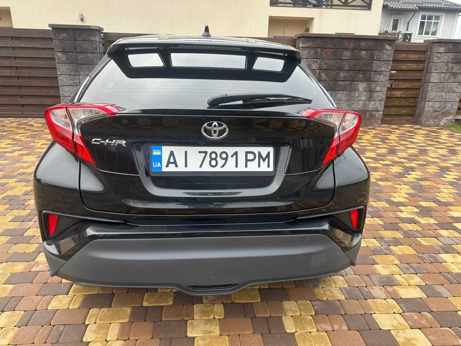 Автомобiль toyota chr 2020