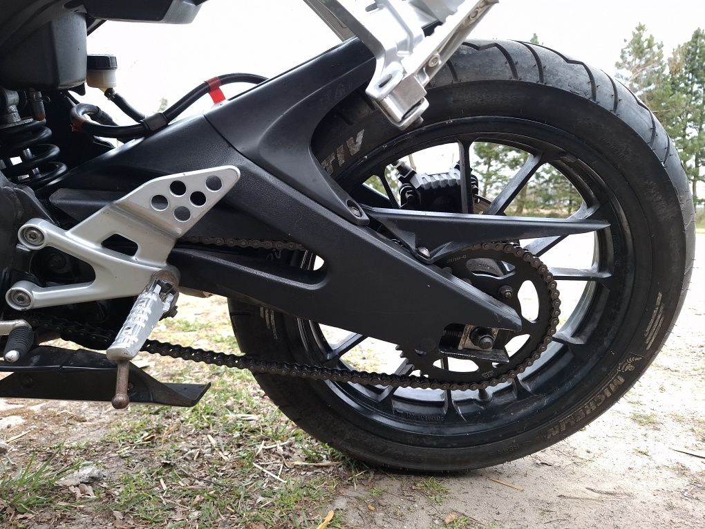 Yamaha yzf r 125