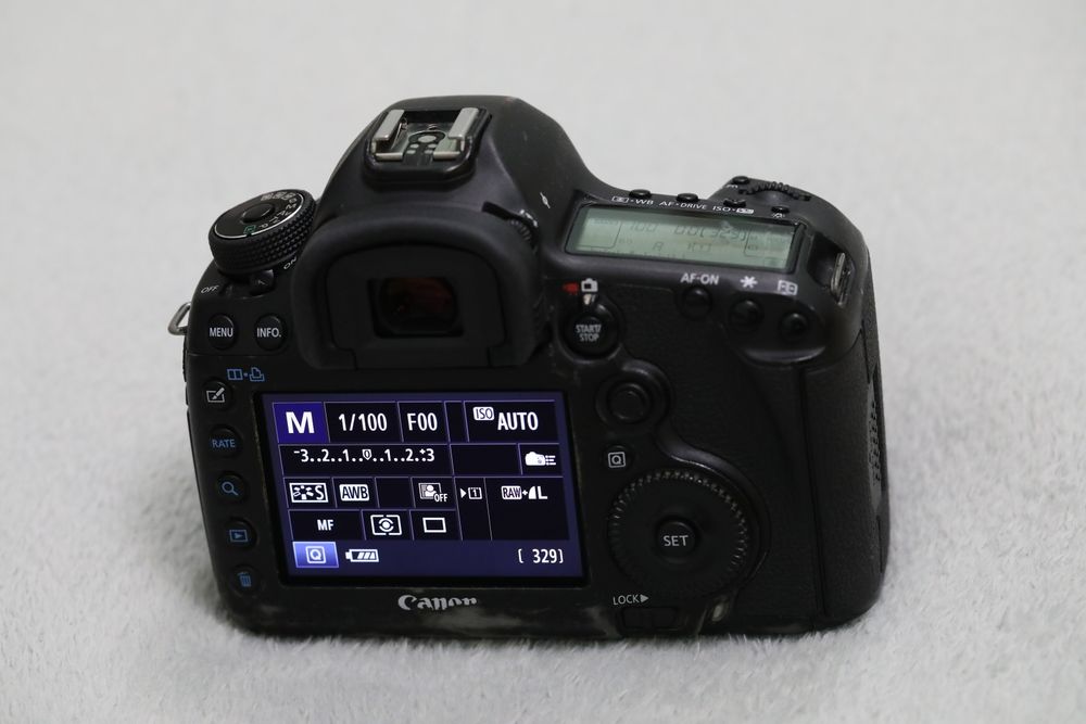 Фотоапарат Canon EOS 5D Mark III