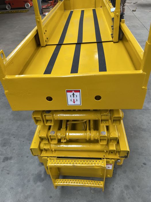 Plataforma elevatória tesoura elétrica 8 metros .