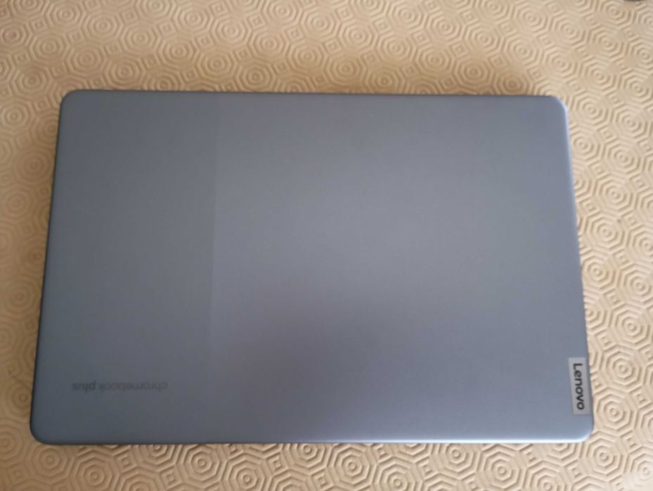 Chromebook plus Lenovo Novo