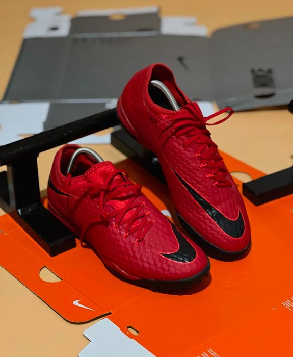 Продам футзалки найк Nike