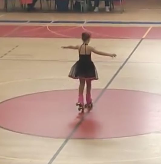 Fato patinagem preto e rosa