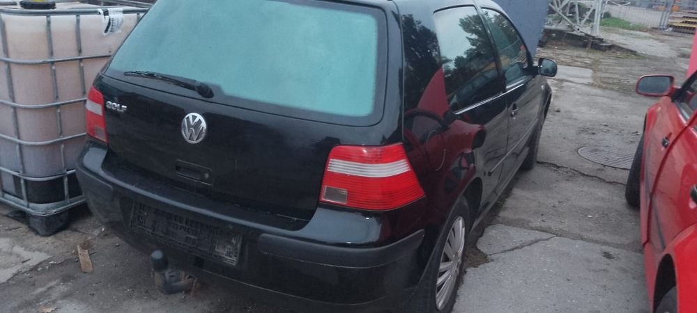 Klapa bagażnika golf 4 1.4