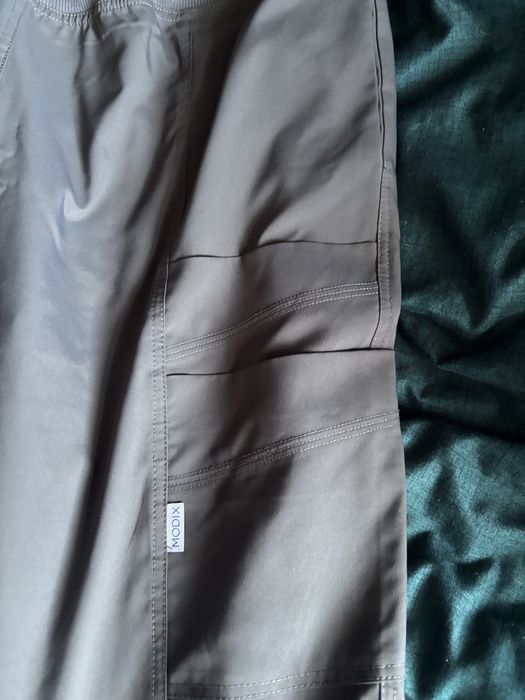 Scrubs - odzież medyczna