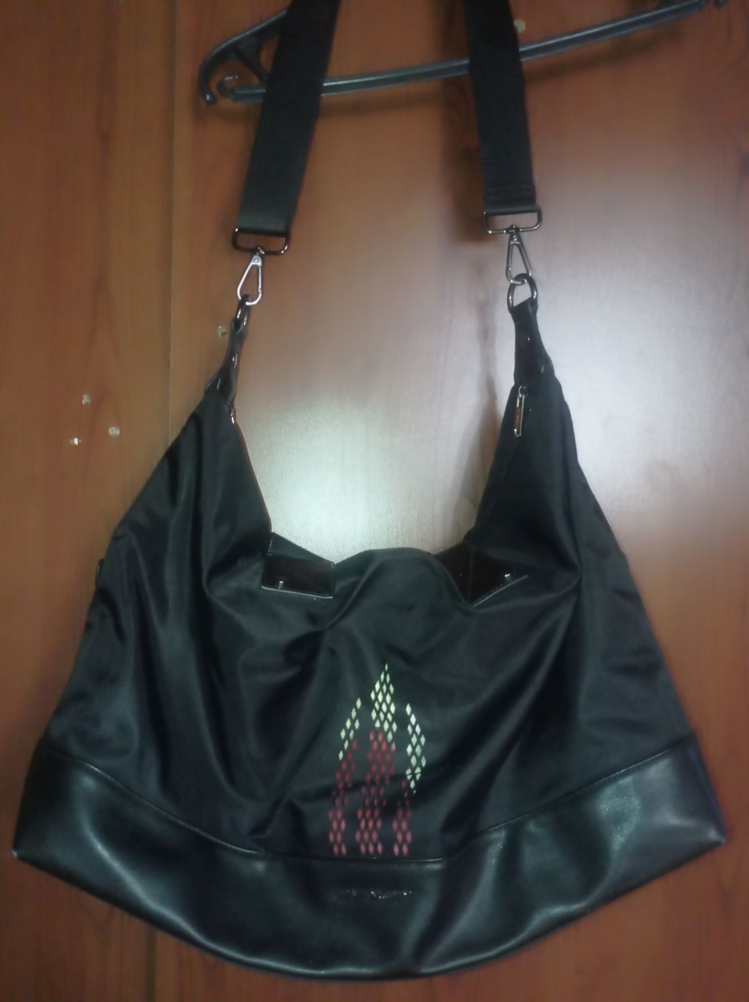 Дорожная сумка Givenchy.