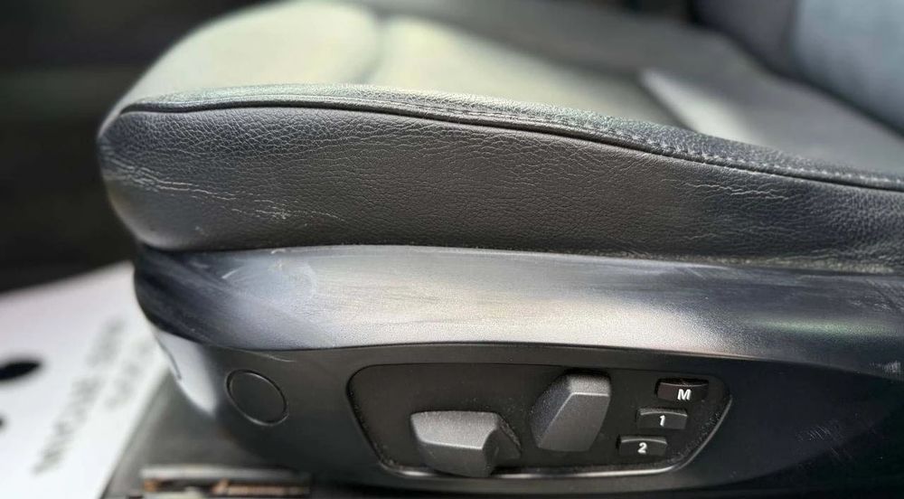 Продам бмв х3. 2 бензин.